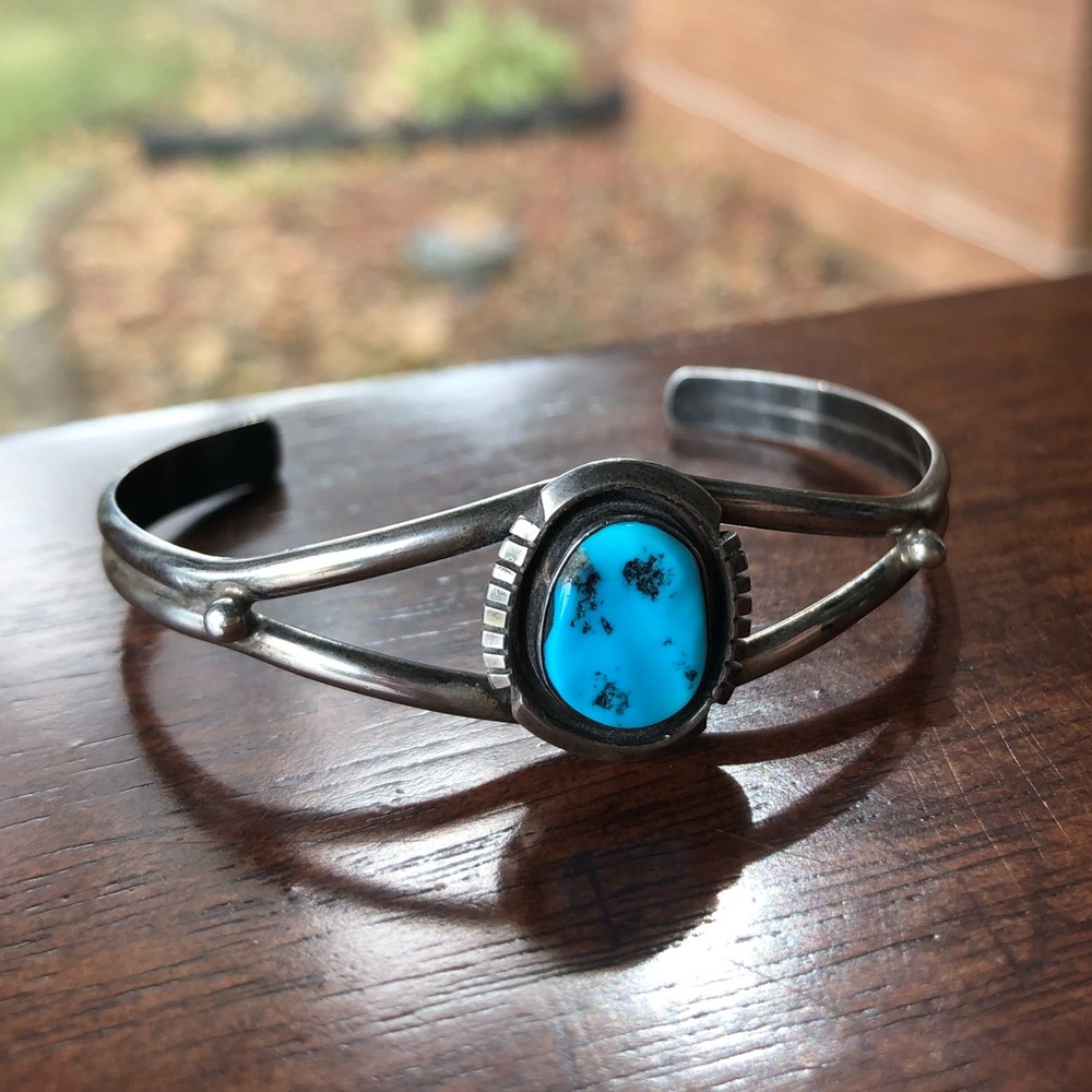 Vintage Navajo Sterling Turquoise Cuff Bracelet - Picture 7 of 13